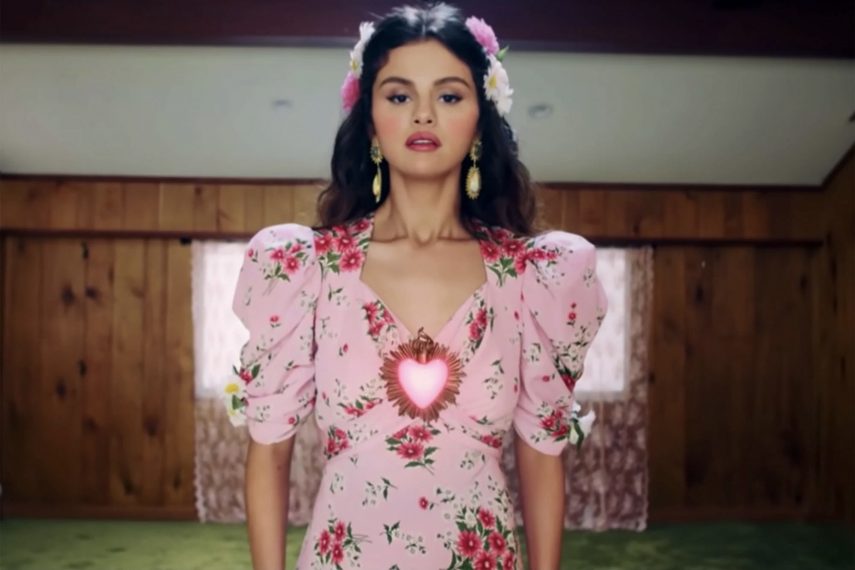 Selena Gomez Dissects “De Una Vez” on Vevo Footnotes